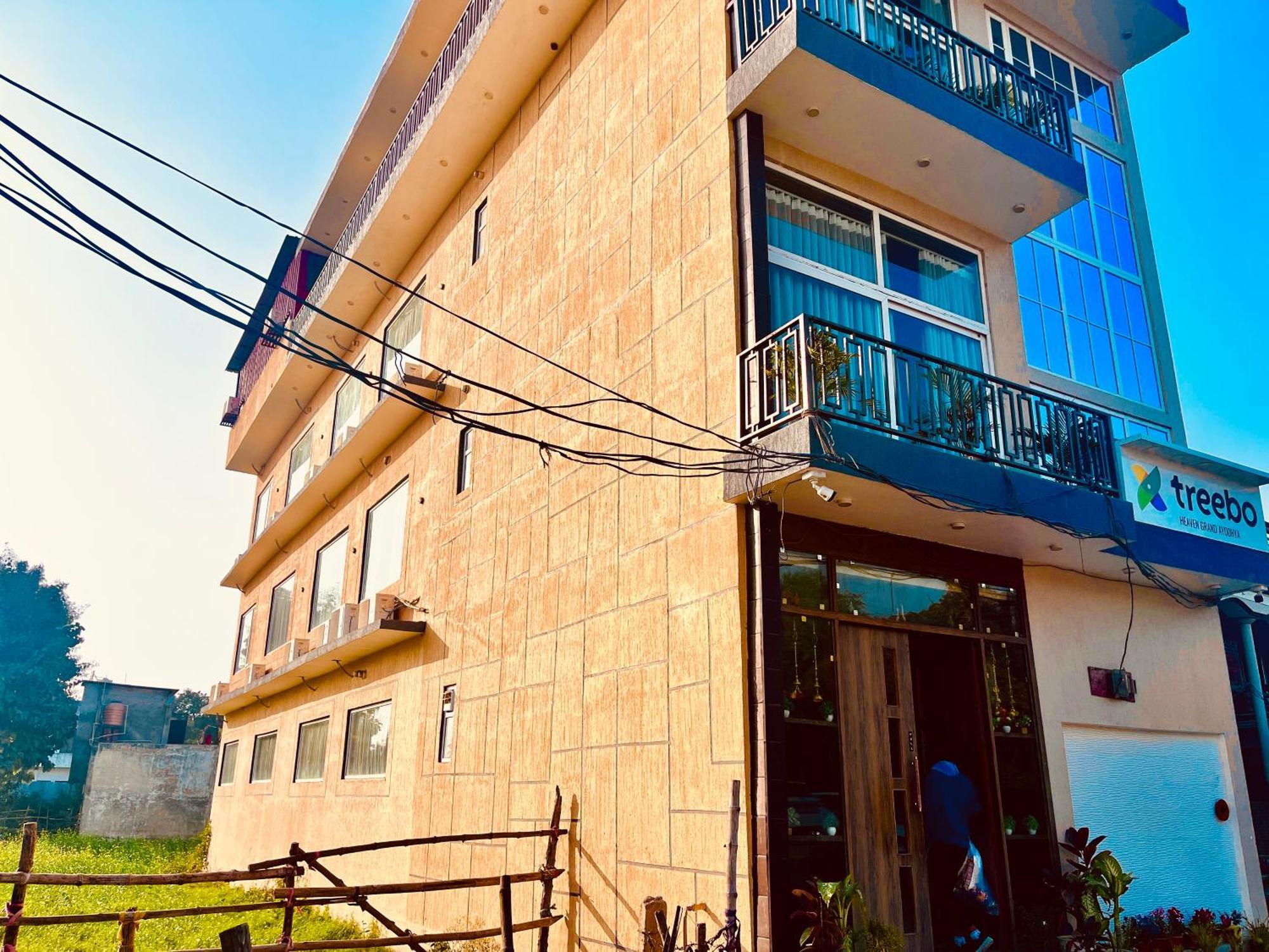 Heaven Resort Ayodhya Exterior photo