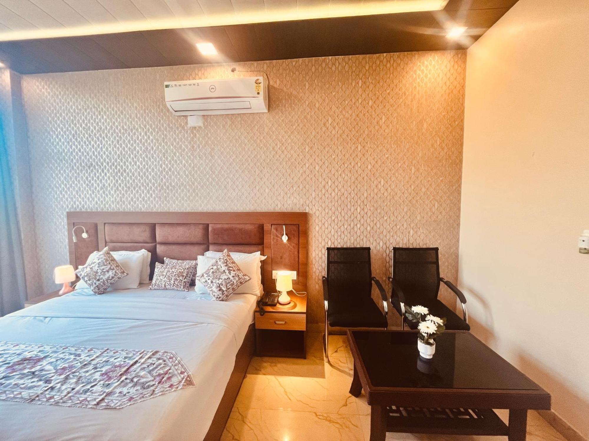 Heaven Resort Ayodhya Exterior photo